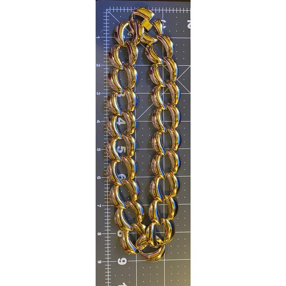 Lovely Gold Tone Linked Necklace and Bracelet - Picture 6 of 6